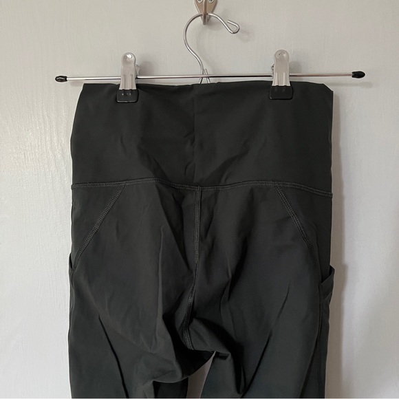 Everlane Perform Legging - Picture 5 of 5